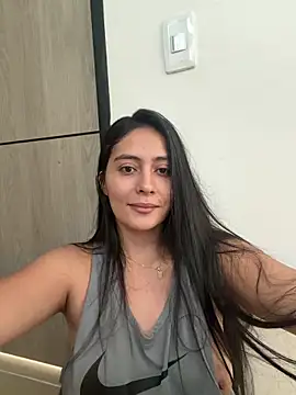Snapshot of Sophie__Foxxx chatting on 04-19-26, 06:10 Sophie Foxxx online show from 04-19-26, 06:10