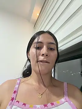 Snapshot of Sophie__Foxxx chatting on 05-15-26, 11:47 Sophie Foxxx online show from 05-15-26, 11:47