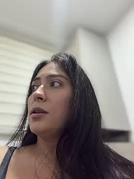Snapshot of Sophie__Foxxx chatting on 04-22-26, 04:30 Sophie Foxxx online show from 04-22-26, 04:30