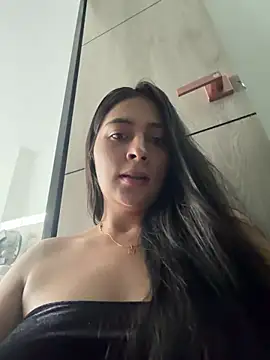 Snapshot of Sophie__Foxxx chatting on 04-20-26, 03:35 Sophie Foxxx online show from 04-20-26, 03:35