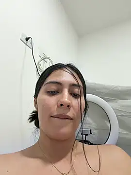 Snapshot of Sophie__Foxxx chatting on 05-15-26, 11:36 Sophie Foxxx online show from 05-15-26, 11:36