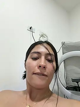 Snapshot of Sophie__Foxxx chatting on 05-15-26, 11:25 Sophie Foxxx online show from 05-15-26, 11:25