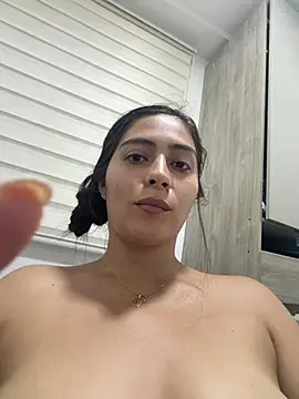Snapshot of Sophie__Foxxx chatting on 06-15-26, 11:26 Sophie Foxxx online show from 06-15-26, 11:26