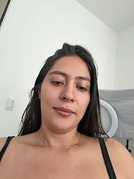 Snapshot of Sophie__Foxxx chatting on 05-17-26, 02:28 Sophie Foxxx online show from 05-17-26, 02:28