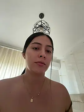 Snapshot of Sophie__Foxxx chatting on 07-16-26, 04:48 Sophie Foxxx online show from 07-16-26, 04:48