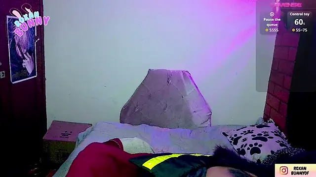 Roxanbunny1 online show from 11-14-25, 01:42