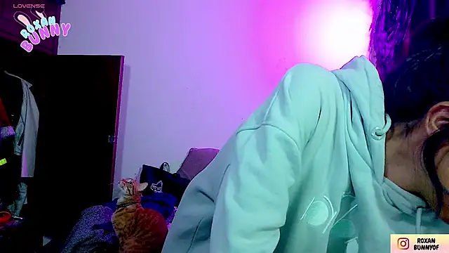 Roxanbunny1 online show from 11-12-25, 03:32