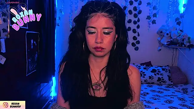 Roxanbunny1 online show from 06-11-26, 06:43