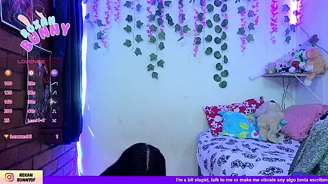 Roxanbunny1 online show from 04-18-26, 07:07