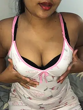 Snapshot of Rose_Olivia chatting on 01-27-25, 12:58 Rose Olivia online show from 01-27-25, 12:58