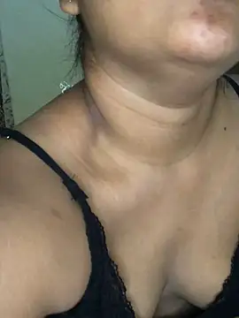 Snapshot of Rose_Olivia chatting on 02-26-25, 02:16 Rose Olivia online show from 02-26-25, 02:16