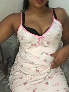 Snapshot of Rose_Olivia chatting on 01-30-25, 02:04 Rose Olivia online show from 01-30-25, 02:04