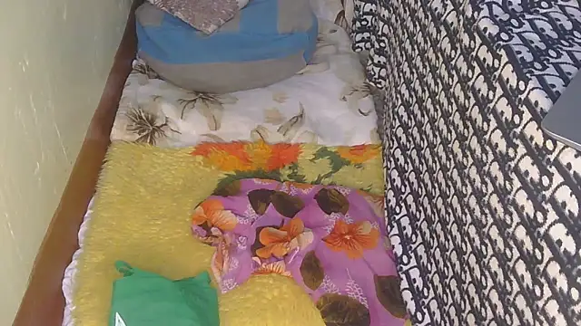 Snapshot of Pretty_hazel chatting on 03-23-26, 04:23 Pretty hazel online show from 03-23-26, 04:23