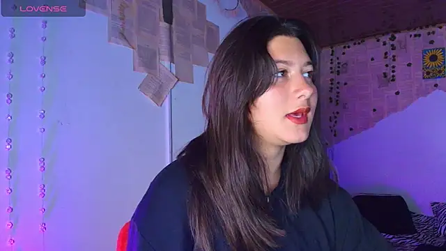 Snapshot of kisstarxxx chatting on 09-12-25, 03:28 kisstarxxx online show from 09-12-25, 03:28