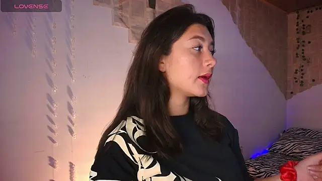 Snapshot of kisstarxxx chatting on 09-17-25, 03:19 kisstarxxx online show from 09-17-25, 03:19