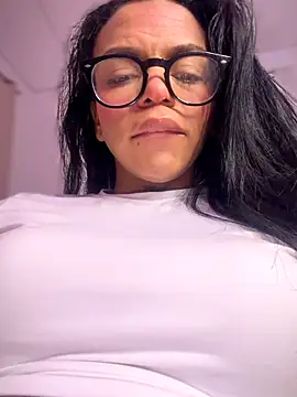 Snapshot of Charly_ chatting on 06-28-26, 04:13 Charly online show from 06-28-26, 04:13
