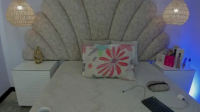 dalila salazar online show from 03-25-26, 02:33