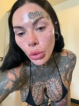 claudiacvc95 online show from 05-21-26, 08:01
