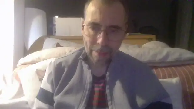 ptitcanard60600 online show from 12-04-25, 10:53