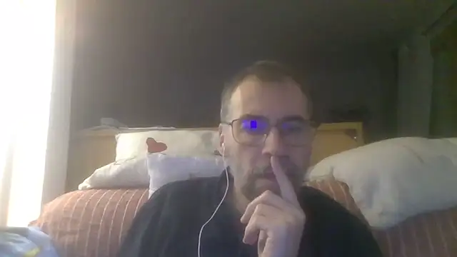 Snapshot of ptitcanard60600 chatting on 10-23-25, 10:52 ptitcanard60600 online show from 10-23-25, 10:52