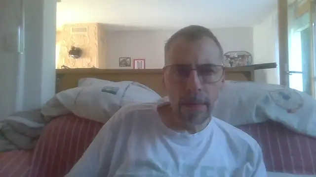 Snapshot of ptitcanard60600 chatting on 09-19-25, 01:59 ptitcanard60600 online show from 09-19-25, 01:59