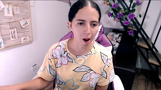 samantha baby  online show from 04-18-26, 07:07