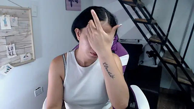 Snapshot of samantha_baby_ chatting on 10-20-25, 05:20 samantha baby online show from 10-20-25, 05:20