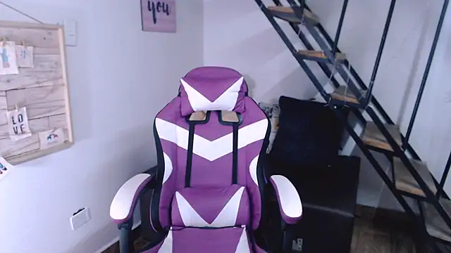 Snapshot of samantha_baby_ chatting on 10-28-25, 07:57 samantha baby online show from 10-28-25, 07:57