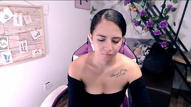 samantha baby  online show from 04-26-26, 01:52