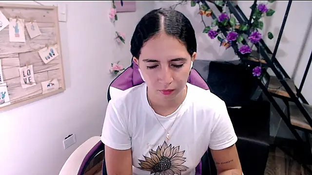 samantha baby  online show from 05-19-26, 03:30