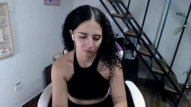 Snapshot of samantha_baby_ chatting on 10-13-25, 07:37 samantha baby online show from 10-13-25, 07:37