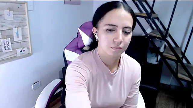 Snapshot of samantha_baby_ chatting on 09-29-25, 08:03 samantha baby online show from 09-29-25, 08:03