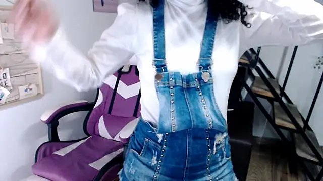 Snapshot of samantha_baby_ chatting on 12-14-25, 05:07 samantha baby online show from 12-14-25, 05:07