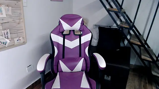 Snapshot of samantha_baby_ chatting on 12-18-25, 06:01 samantha baby online show from 12-18-25, 06:01