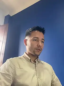 Snapshot of camilo_gonzalez02 chatting on 01-04-25, 03:17 camilo gonzalez02 online show from 01-04-25, 03:17