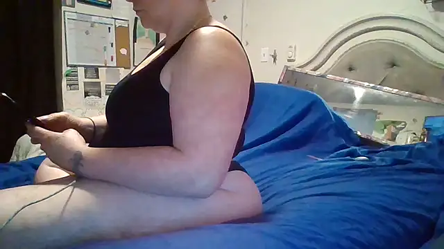 Snapshot of ThICk_JuIcEy chatting on 10-13-25, 09:33 ThICk JuIcEy online show from 10-13-25, 09:33