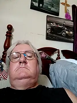 Snapshot of graham1980 chatting on 02-17-25, 03:55 graham1980 online show from 02-17-25, 03:55