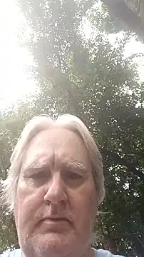 Snapshot of graham1980 chatting on 09-12-25, 04:07 graham1980 online show from 09-12-25, 04:07