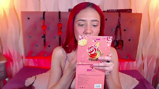 IsabelaLatina online show from 12-20-25, 08:55