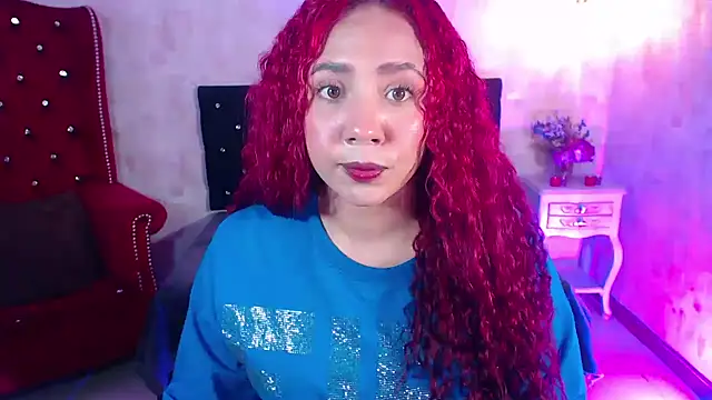 Snapshot of IsabelaLatina chatting on 07-20-26, 02:30 IsabelaLatina online show from 07-20-26, 02:30