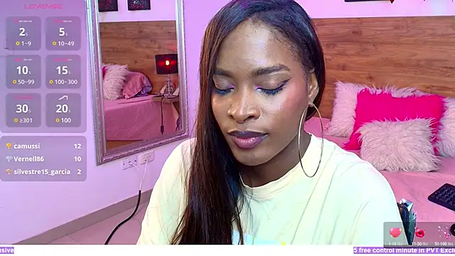 Snapshot of KAROL-SCOTT chatting on 03-08-25, 02:45 KAROL-SCOTT online show from 03-08-25, 02:45