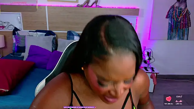 Snapshot of KAROL-SCOTT chatting on 07-01-26, 07:36 KAROL-SCOTT online show from 07-01-26, 07:36