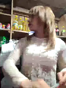 Snapshot of Evehampy chatting on 05-13-26, 10:06 Evehampy online show from 05-13-26, 10:06