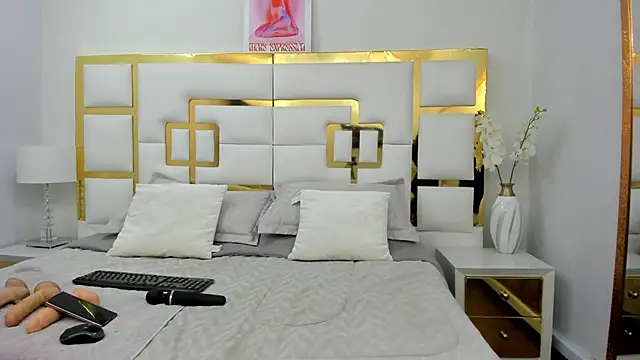 Layla Sia online show from 11-06-25, 07:29