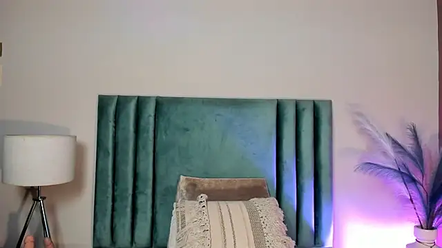 NoraDasilva online show from 01-10-26, 01:01