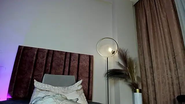 NoraDasilva online show from 03-13-26, 12:04