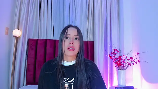 NoraDasilva online show from 09-20-25, 05:51