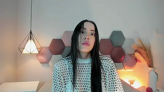 NoraDasilva online show from 10-26-25, 02:06