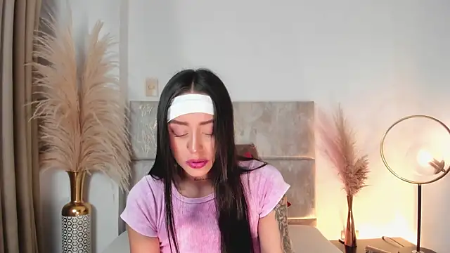 NoraDasilva online show from 10-03-25, 12:36