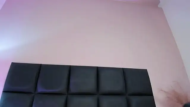 NoraDasilva online show from 04-11-26, 11:19